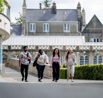Students walking up the mall